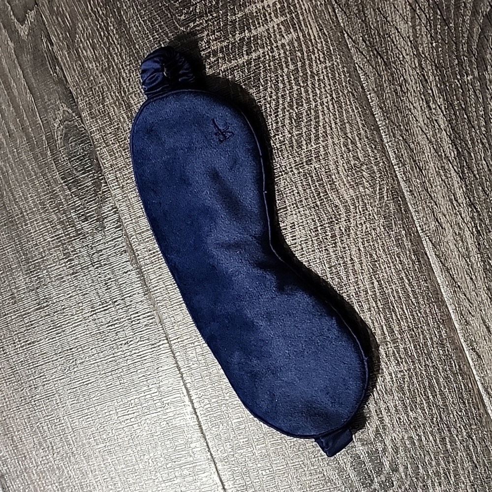 🎉 NWOT It Cosmetics eye Sleep Mask 🎉